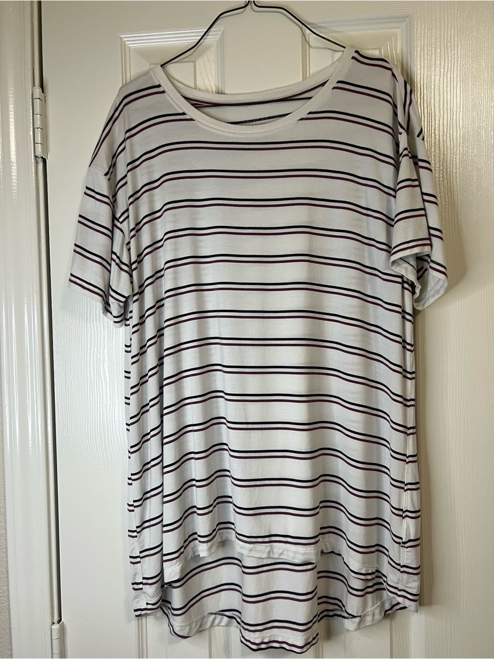 American Eagle White Tee with Black and Maroon Stripes
